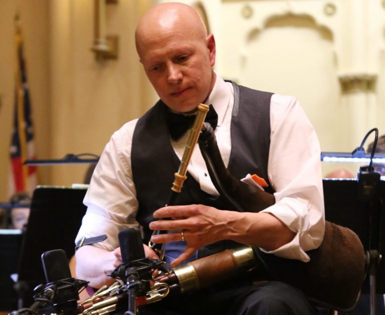 Dirk Mewes Uilleann PIpes custom made traditional Irish bagpipes.